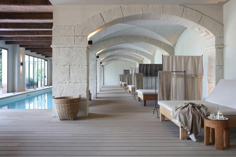 piscina interior hotel peralada empordaturisme