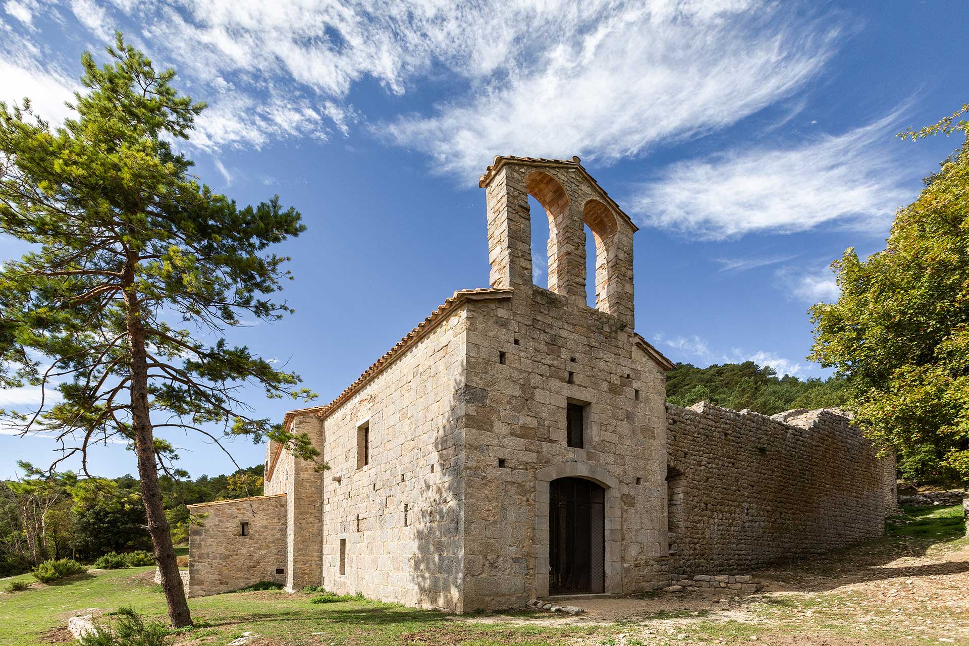 Patrimoni - Albanya-Monestir-de-Sant-Llorenç-dels-Sous-empordaturisme4