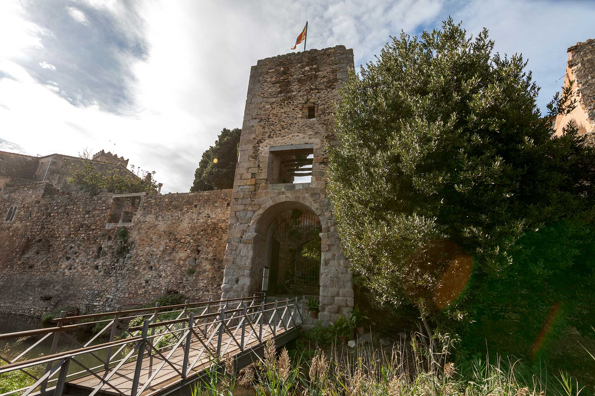 Patrimoni - Castello-dEmpuries-Portal-de-la-Gallarda-empordaturisme