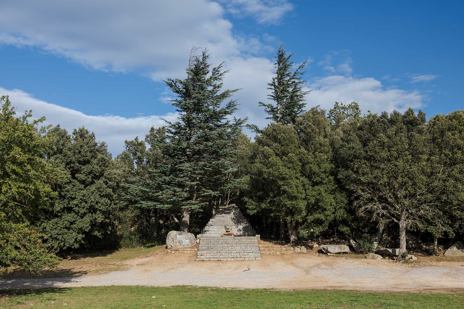 Patrimoni - La-Vajol-Monument-a-Lluis-Companys-empordaturisme