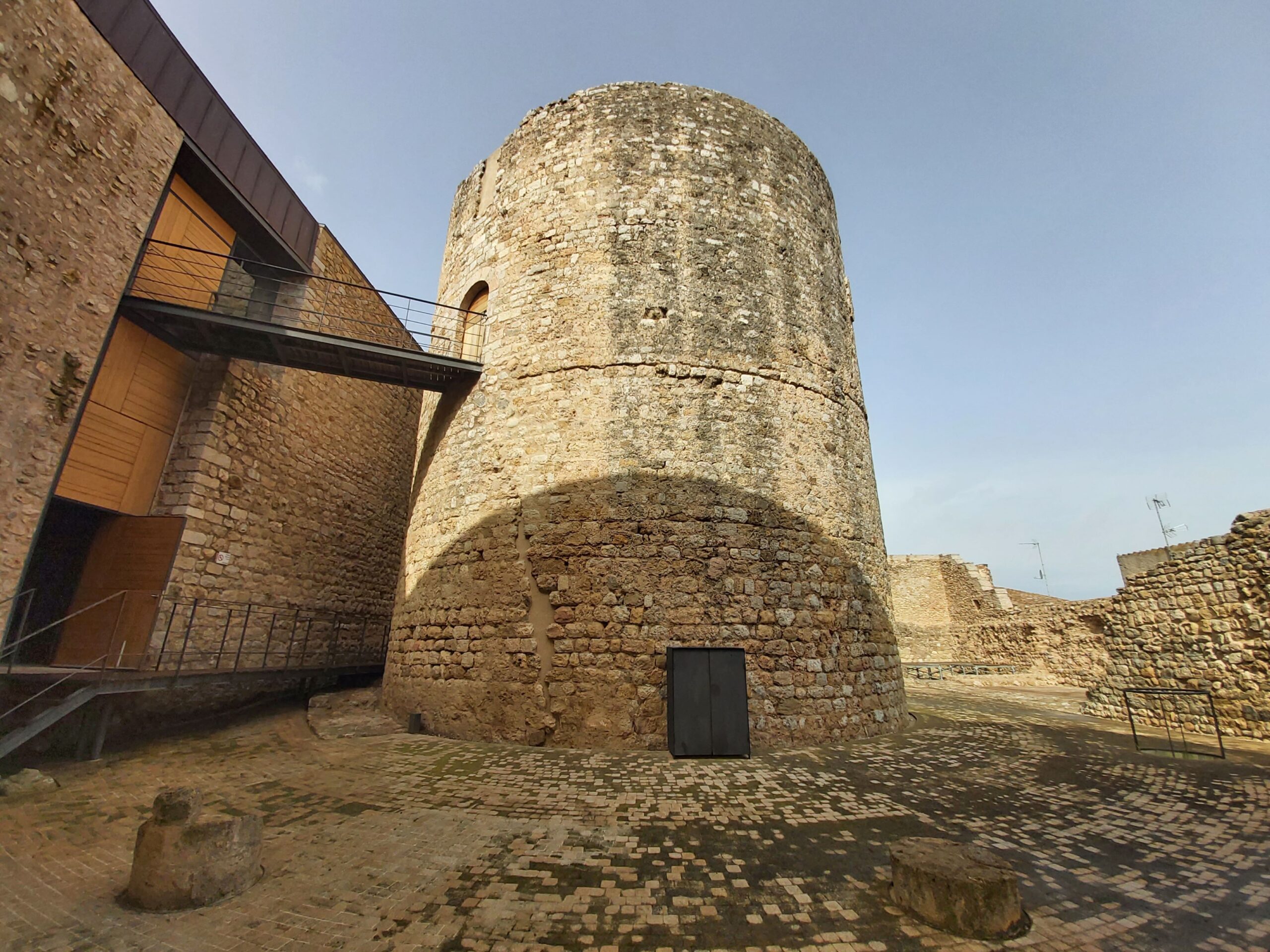 Castell-de-Llers-espais medievals - empordaturisme