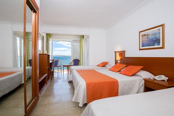 habitacio - hotel risech - roses - empordaturisme